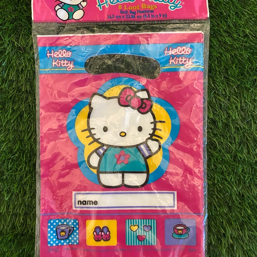 Never opened vintage 1999 Sanrio smiles Hello Kitty party/treat/loot/goodie bags